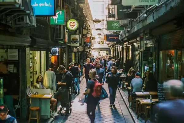 Melbourne laneway culture — vibrant atmosphere for Kiwis relocating from NZ